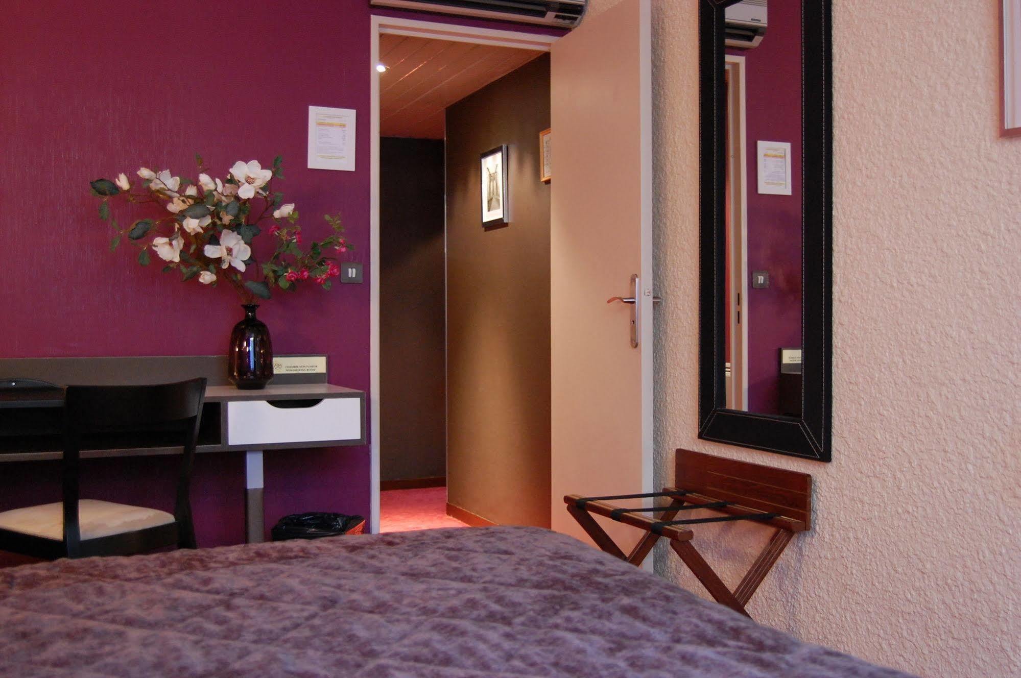 Logis Hotel Du Midi - Saint Etienne Sud Kültér fotó